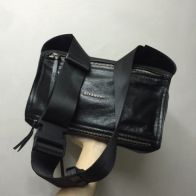 GIVENCHYジバンシィ 鞄n級品 メンズバッグ シングルショルダーバッグ ブランドロゴ ブラック