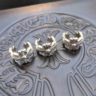 おすすめ!! クロムハーツ指輪サイズ直し偽物 ダイヤモンド付き 純銀リング ゴシックデザイン シルバー
