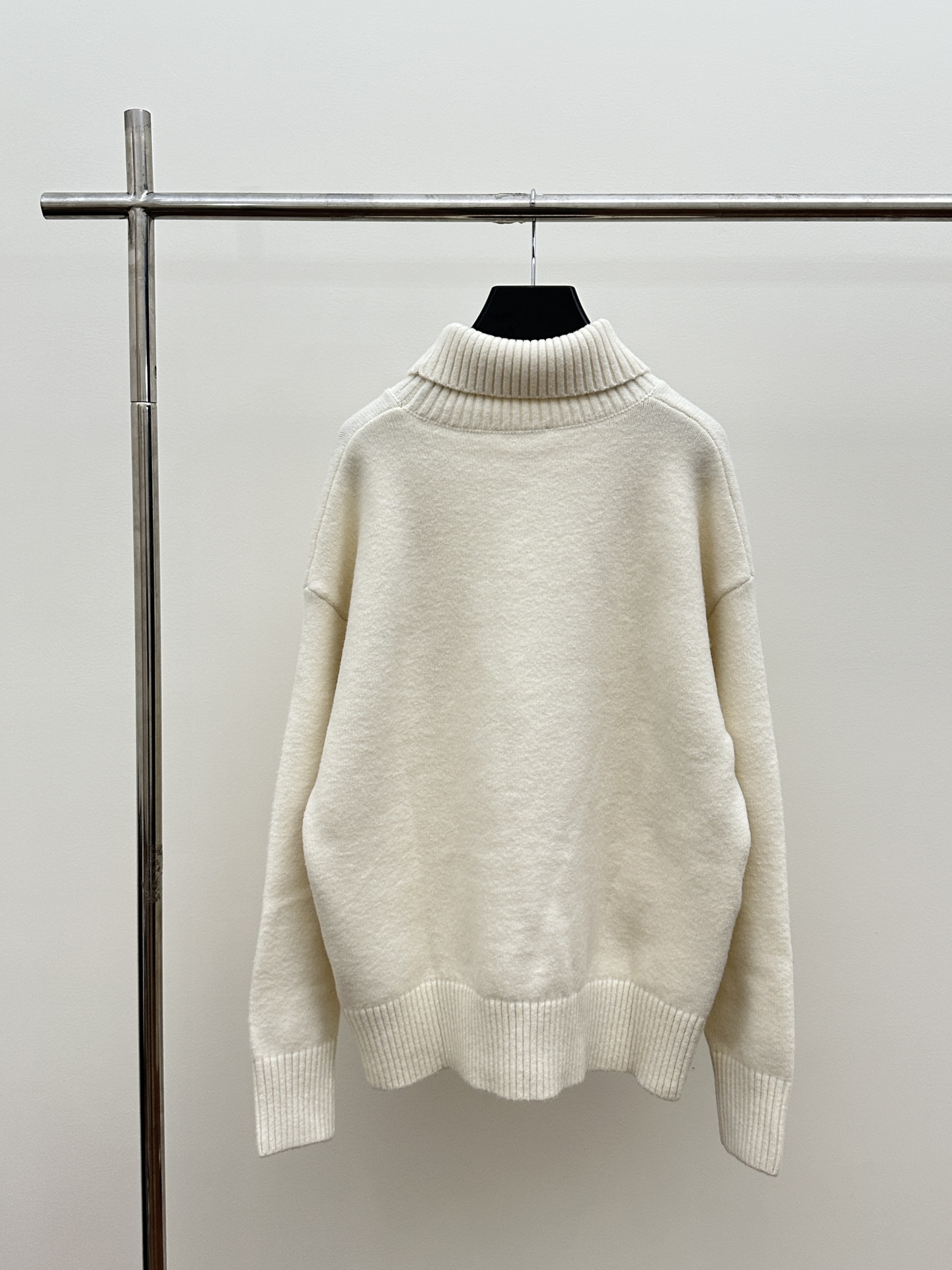 アミリセーター メリヤス編みスーパーコピー 暖かい ハット タートルネックセーター ゆったり 高級品 ホワイト_2