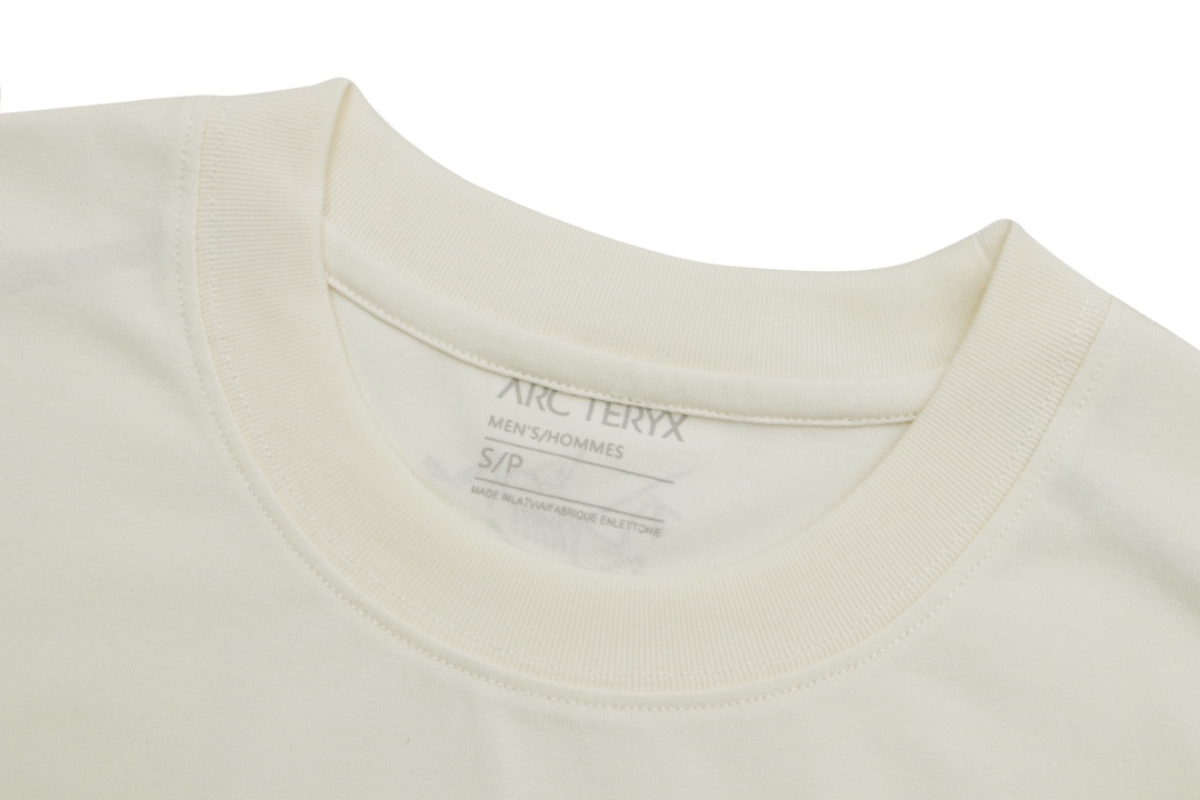 arc teryx t シャツ偽物 シンプル 半袖 コットン 純綿 ランニング シルバーロゴ ホワイト_4