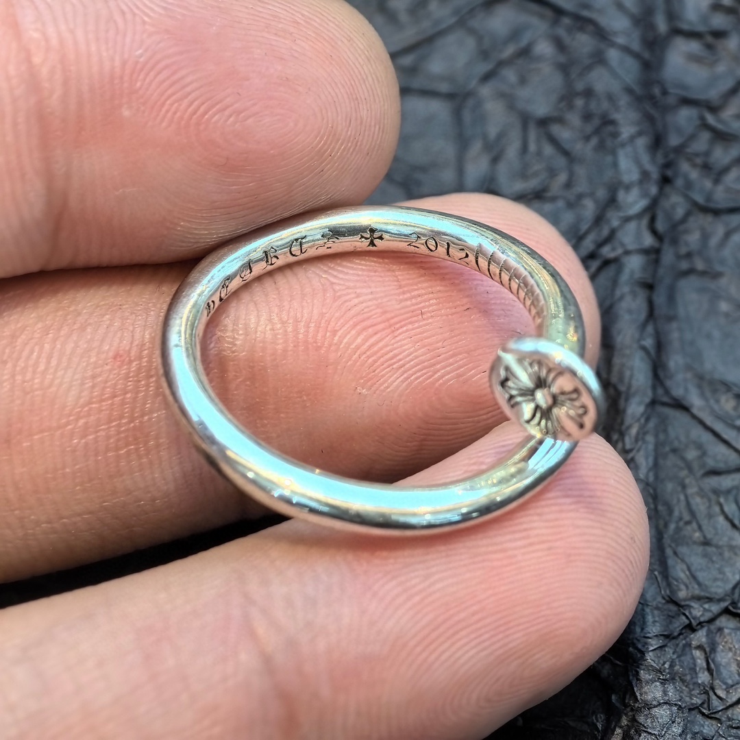 存在感のあるクロムハーツ指輪 値段激安通販 純銀リング ゴシックデザイン シルバー_4