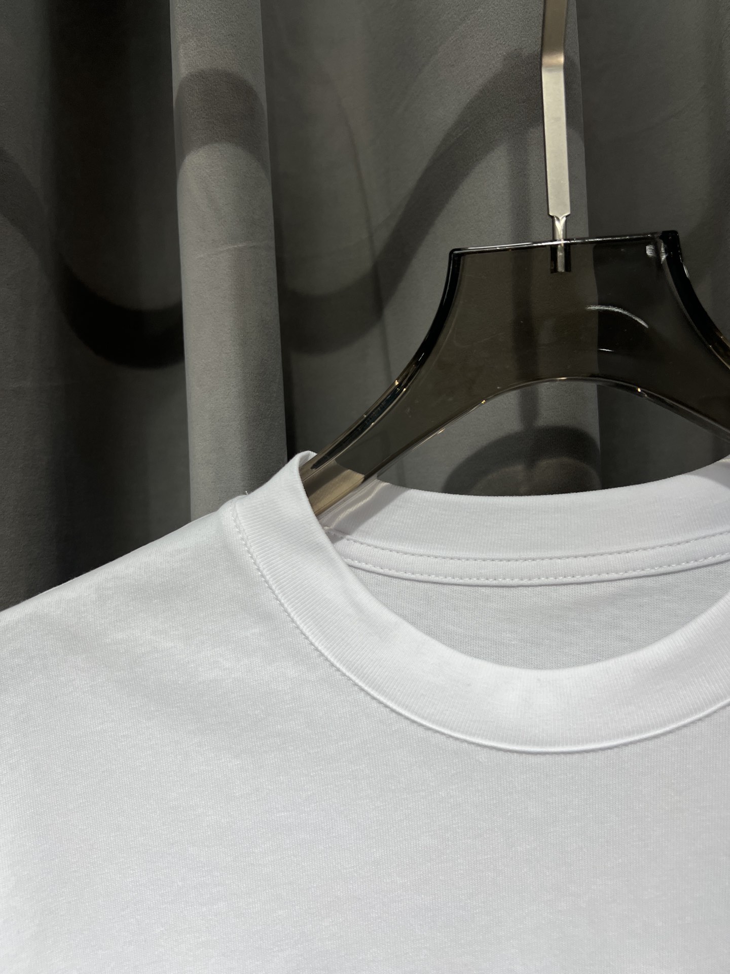 シンプル印象になってミリロア公式スーパーコピー Tシャツ 人気トップス シンプル ホワイト_4