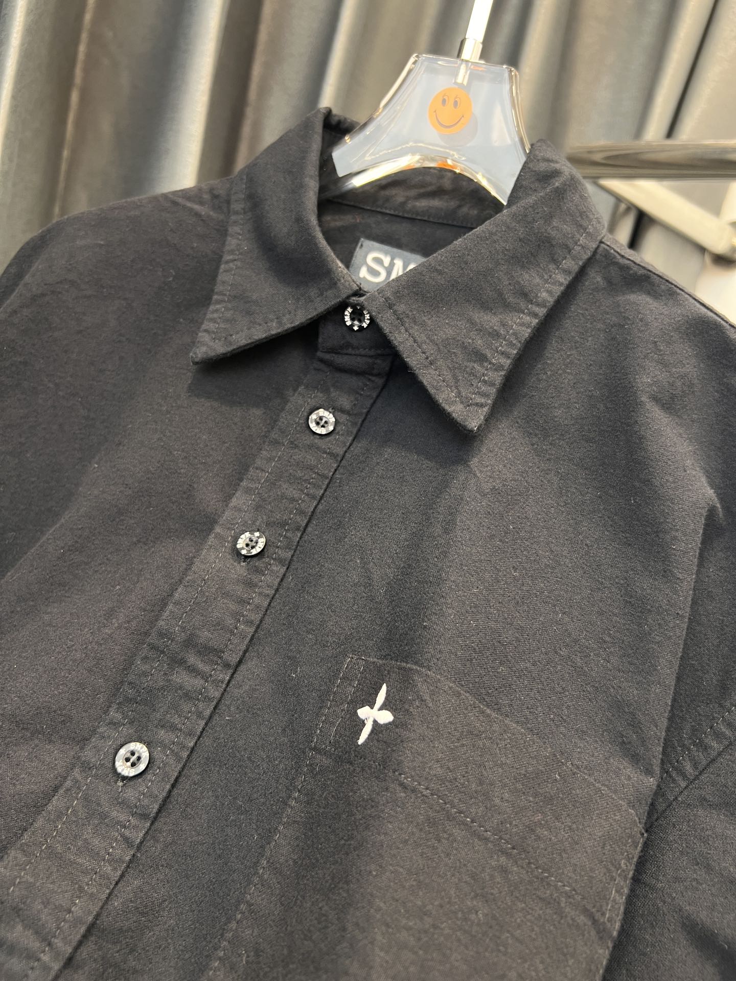 SMFKシャツ 洗い方スーパーコピー 人気 ファッション ビジネス カジュアル 刺繡シャツ ブラック_7