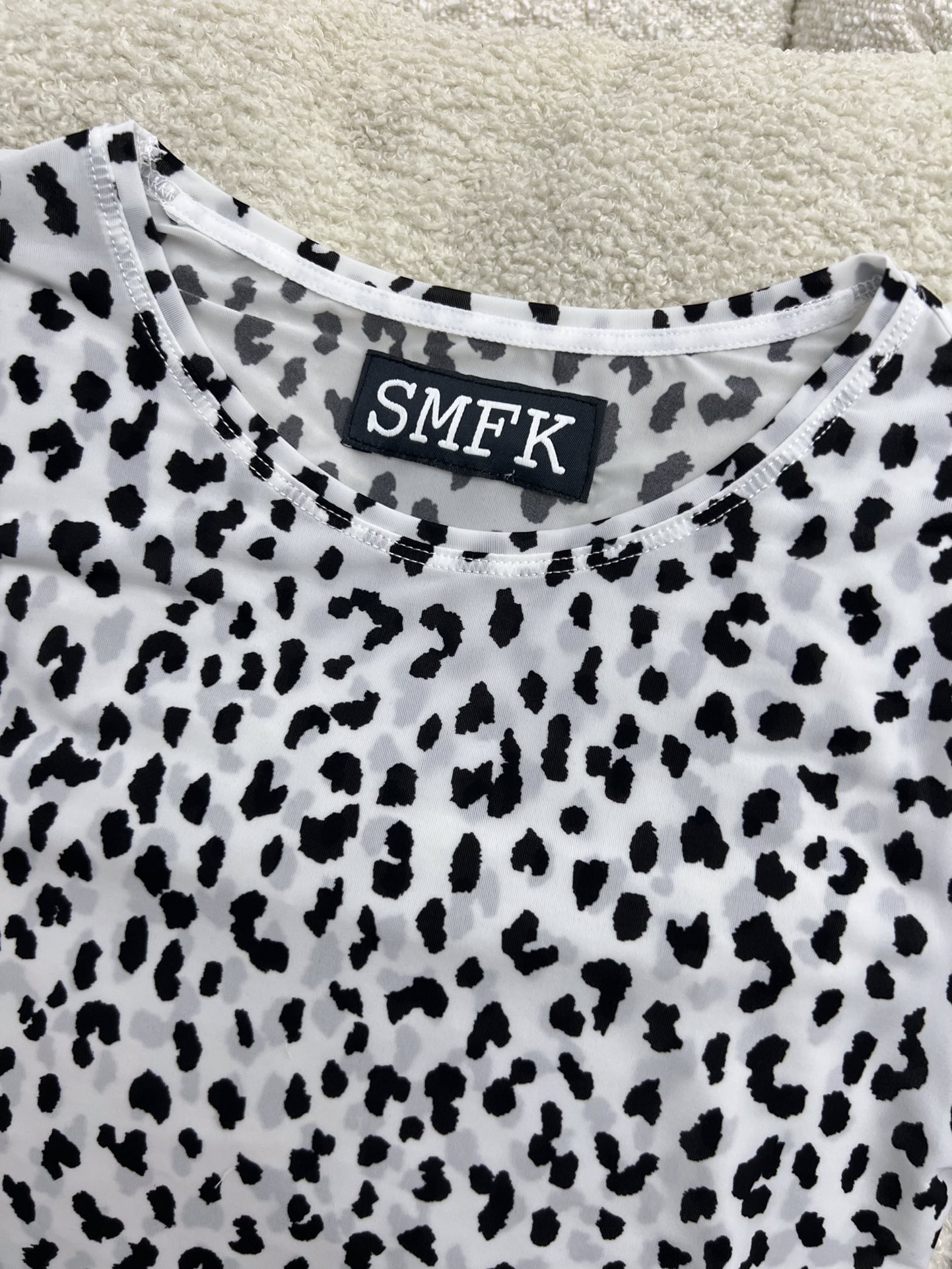 SMFKtシャツヤーンとはスーパーコピー 人気トップス 純綿 カジュアル 長袖Tシャツ シンプル 水玉模様 ホワイト_8