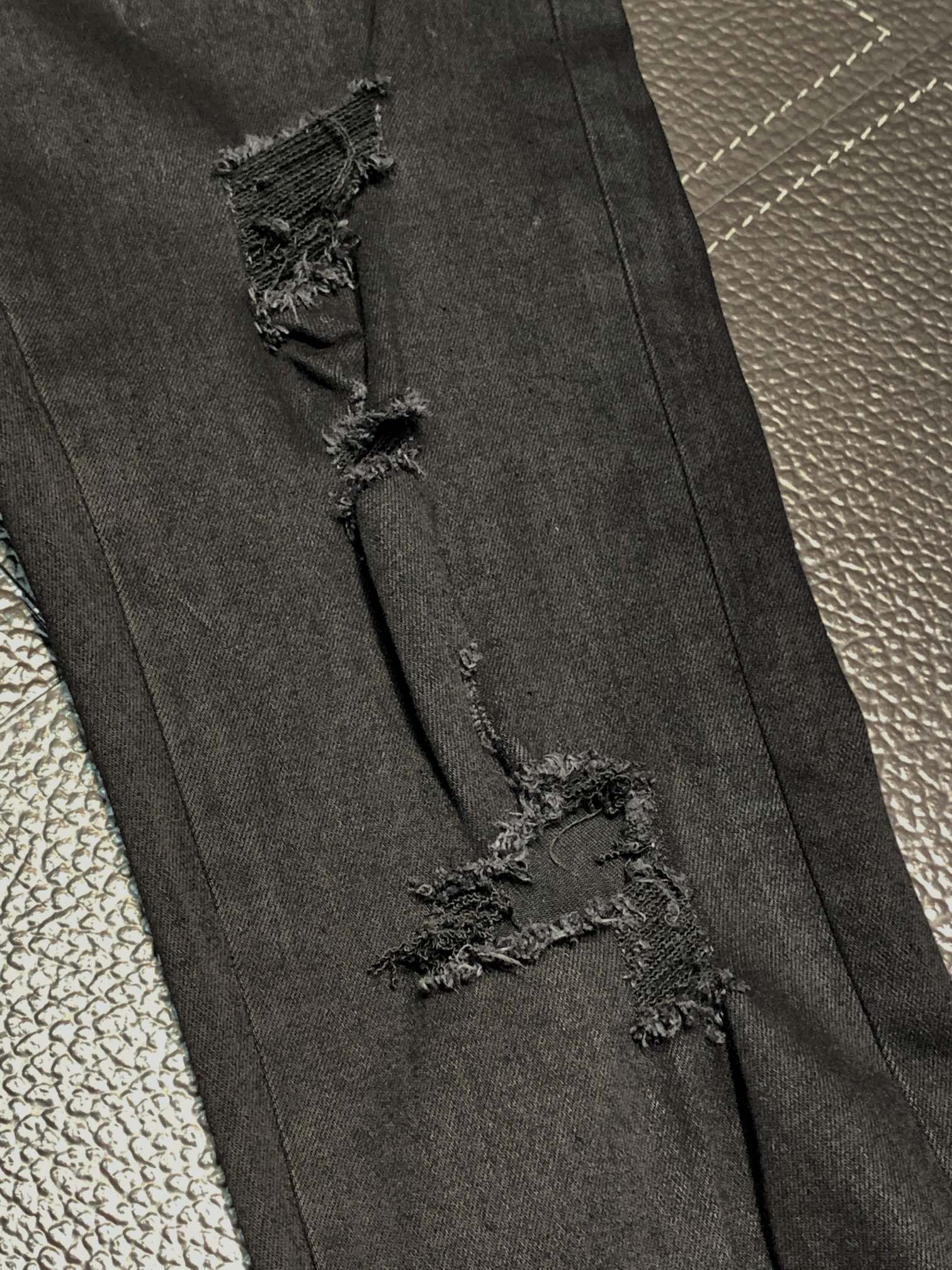 アミリ今季セール限定品 8ジーンズ偽物 カジュアルズボン ファッション デニム 美脚 ブラック_5