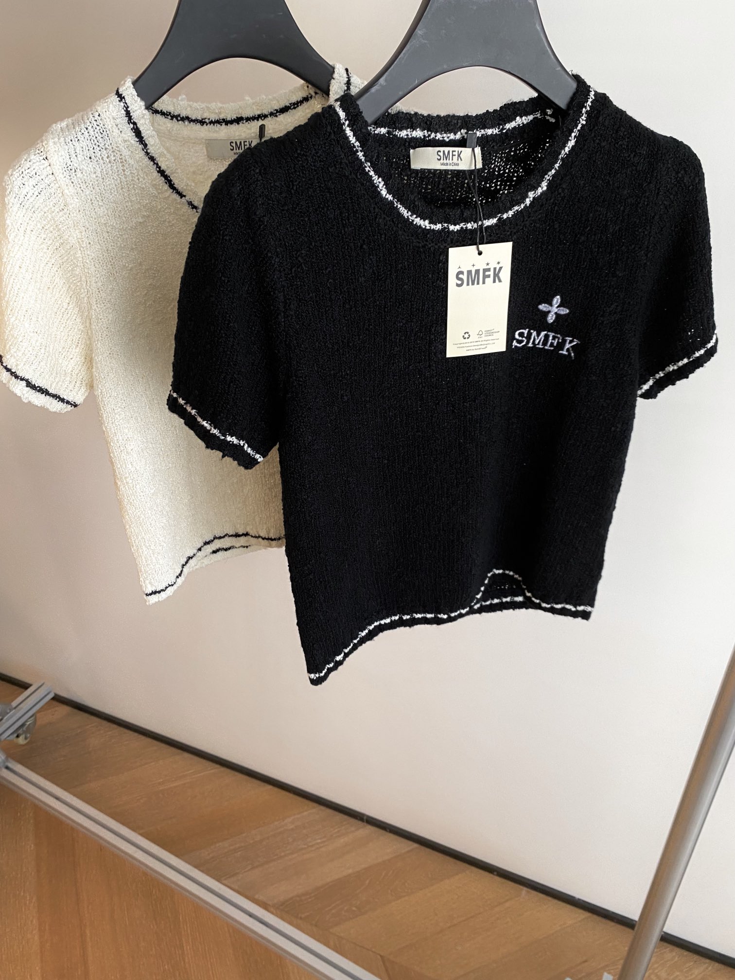 激安大特価最新作のSMFKセーター アマゾン偽物 短袖トップス ニット 刺繡 人気もの 2色可選_1
