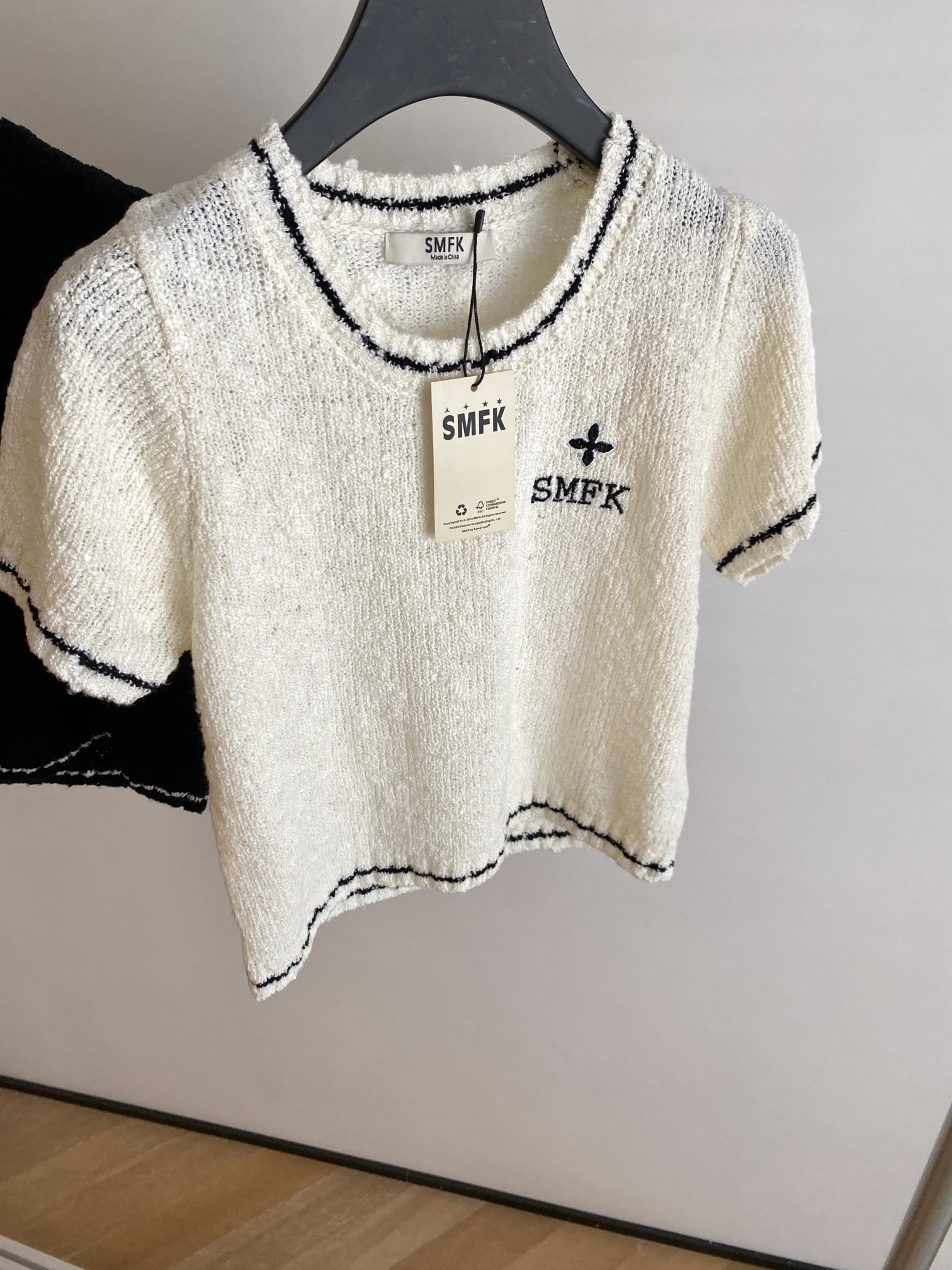 激安大特価最新作のSMFKセーター アマゾン偽物 短袖トップス ニット 刺繡 人気もの 2色可選_3