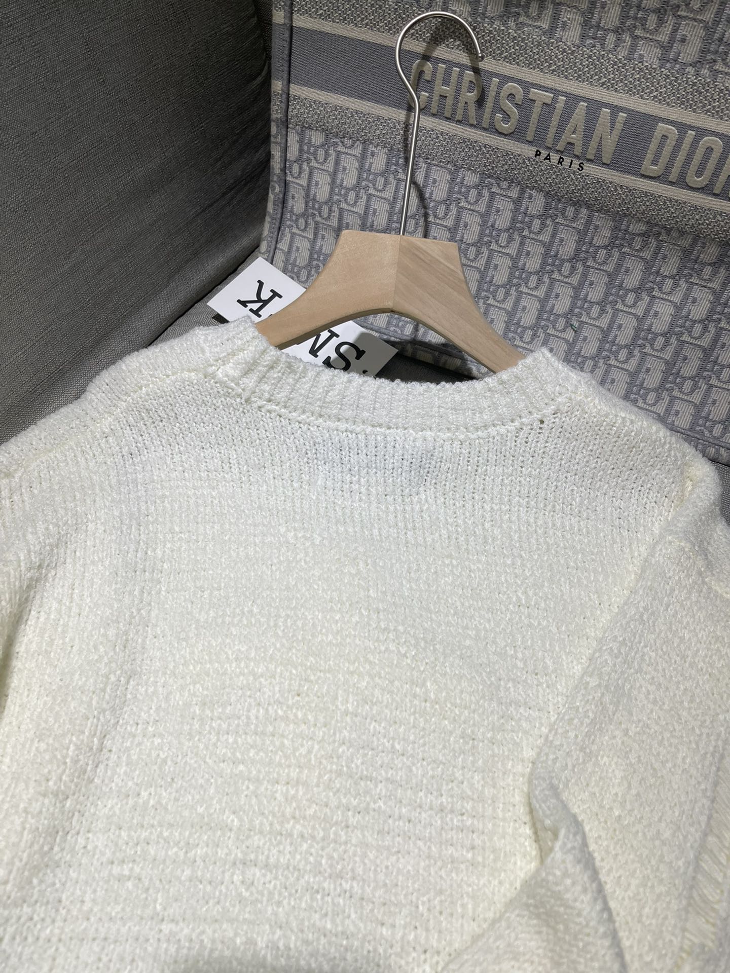 シンプル印象になってSMFKセーター素材偽物 長袖トップス ニット シンプル 暖かい ゆったり ホワイト_9