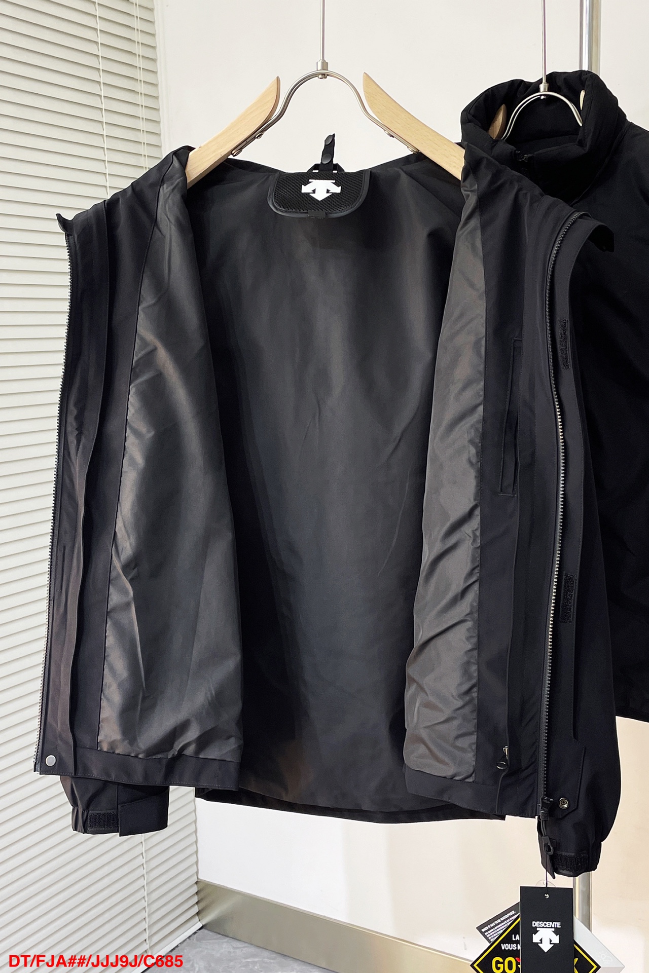 デサント ジャケット 夏偽物 ファッション 快適 ダウン 防水 暖かい 紫外線防止 ゆったり 人気新作 ブラック_2