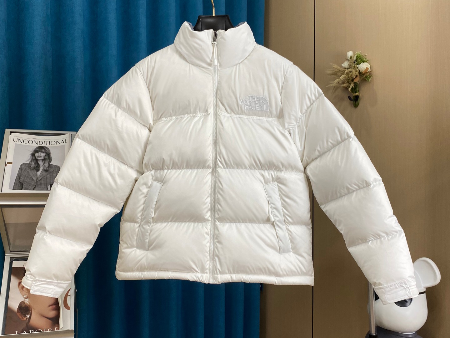 TNF ザノースフェイスのダウンジャケットスーパーコピー 暖かい 保温 ファッション 人気アウター 3色可選 ホワイト_1