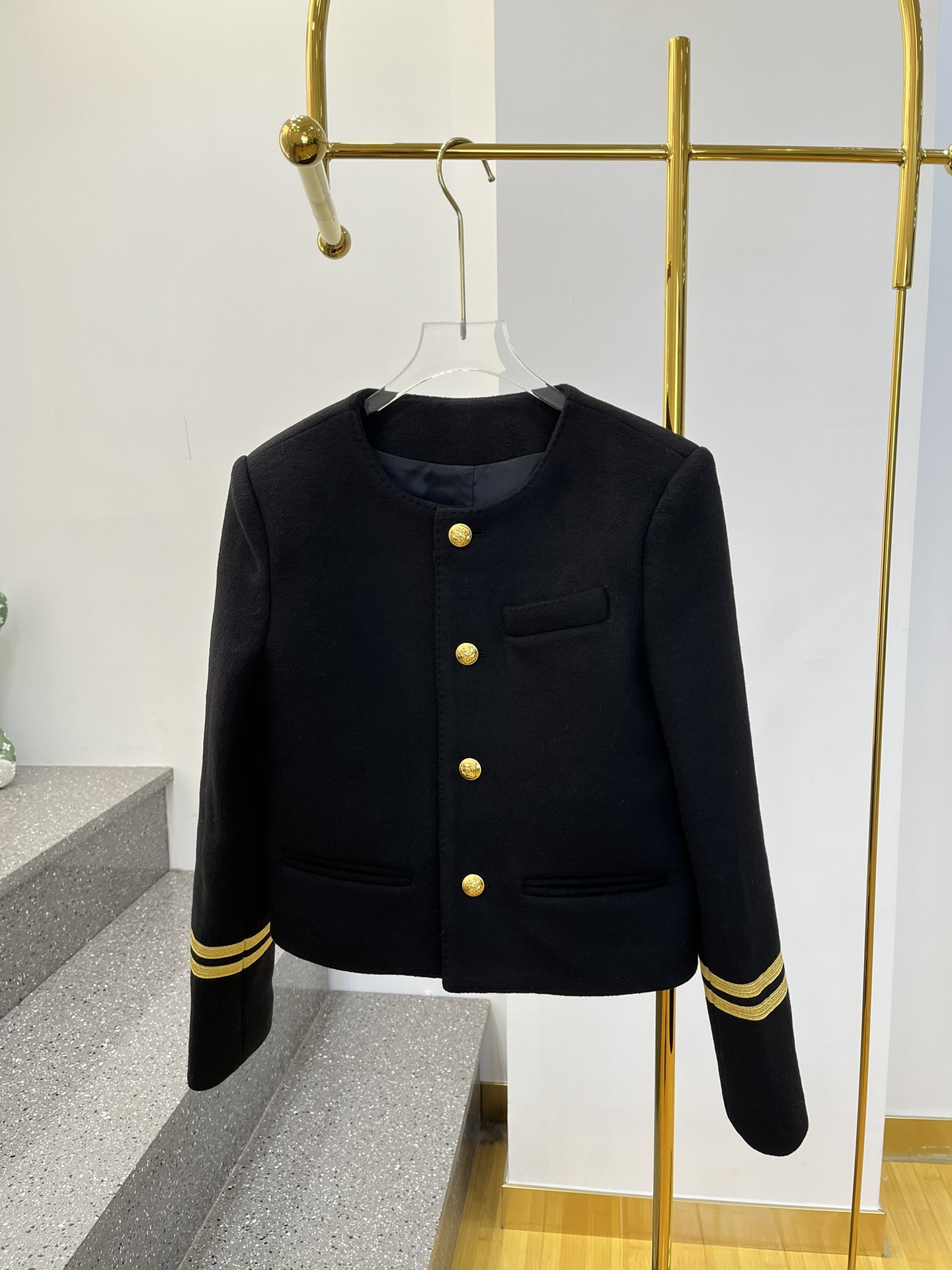セリーヌアウターｎ級品 ジャケット トップス 海軍風 ウール製 柔らかい ショット レディース ブラック_1