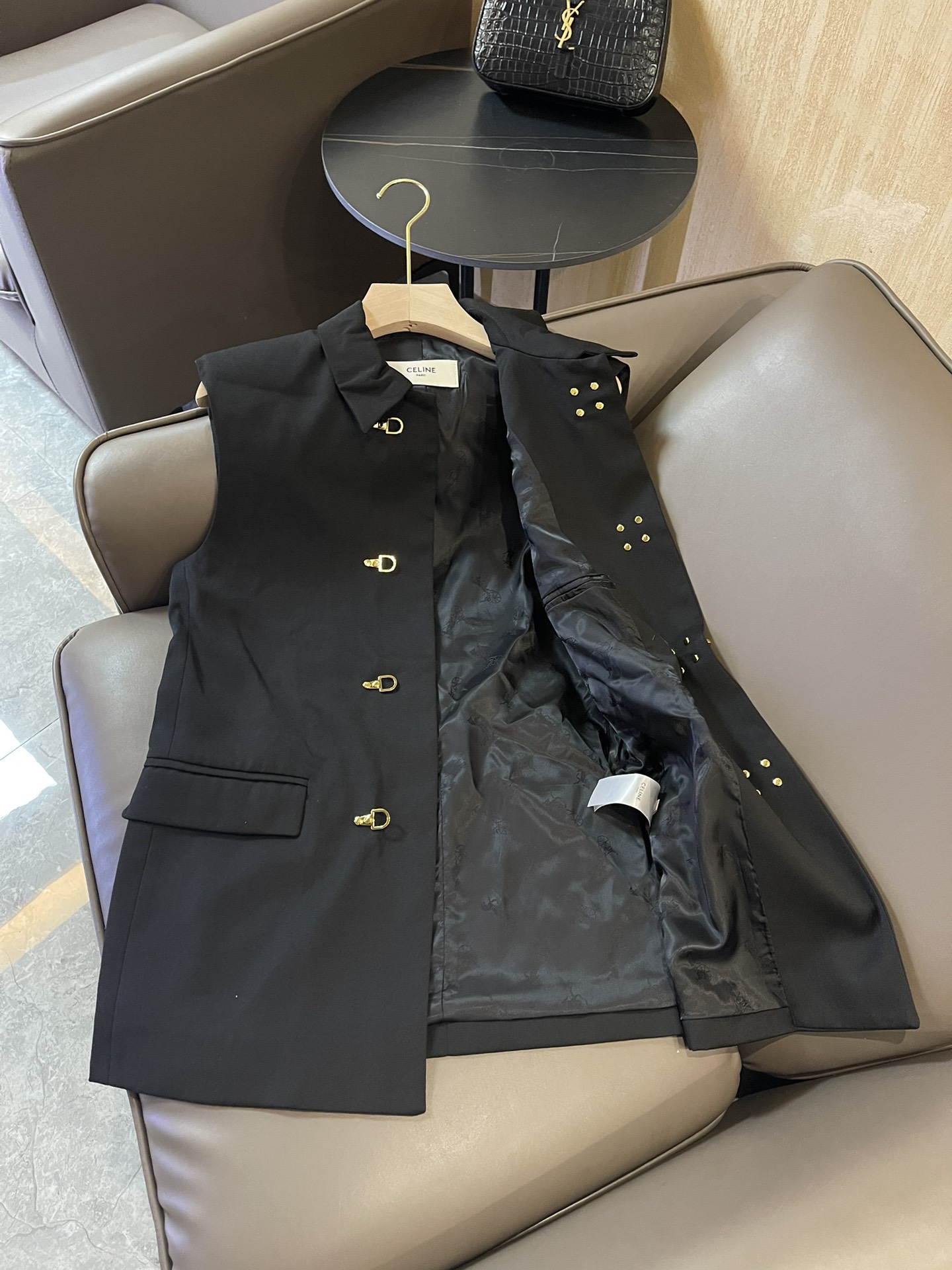 素敵な セリーヌ レザー スカートコピー 柔らかい ワンピース 無袖 レディース 高級品 ファッション ブラック_3