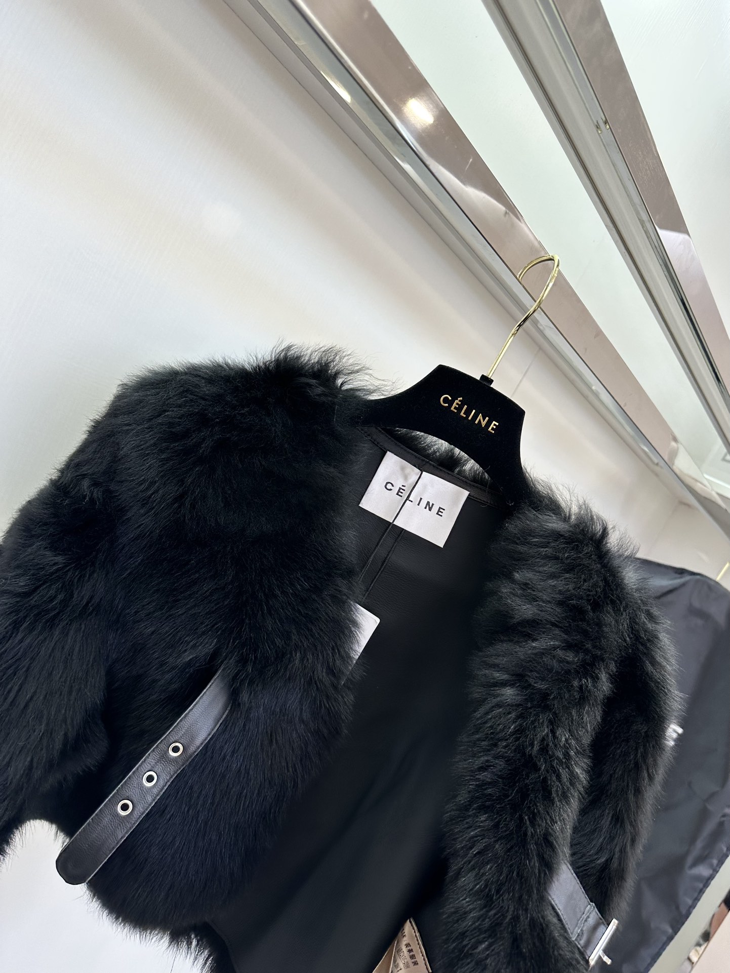 セリーヌ 上 着激安通販 鮮やかな色 イタリア製 高級品 もこもこ 暖かい ファッション レディース 3色可選 ブラック_5