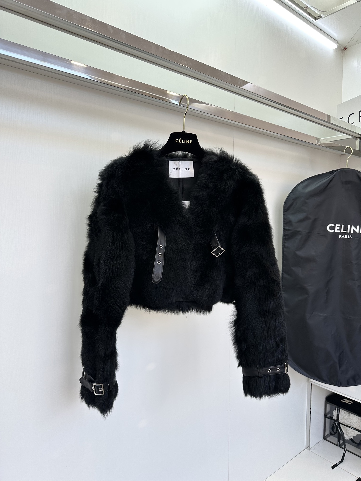 セリーヌ 上 着激安通販 鮮やかな色 イタリア製 高級品 もこもこ 暖かい ファッション レディース 3色可選 ブラック_9