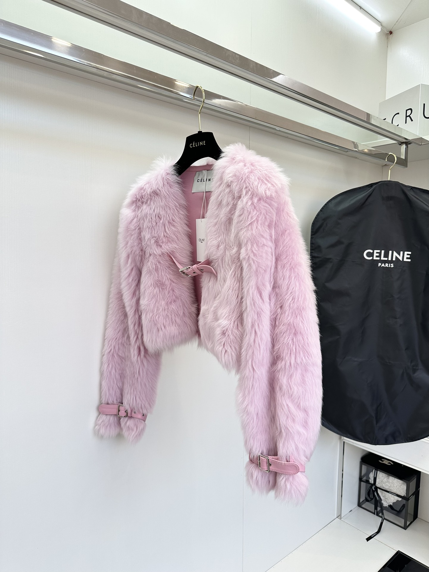セリーヌ ジャンパー偽物 鮮やかな色 イタリア製 高級品 もこもこ 暖かい ファッション レディース 3色可選 ピンク_1