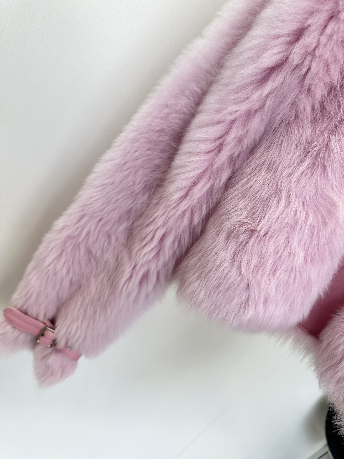 セリーヌ ジャンパー偽物 鮮やかな色 イタリア製 高級品 もこもこ 暖かい ファッション レディース 3色可選 ピンク_5