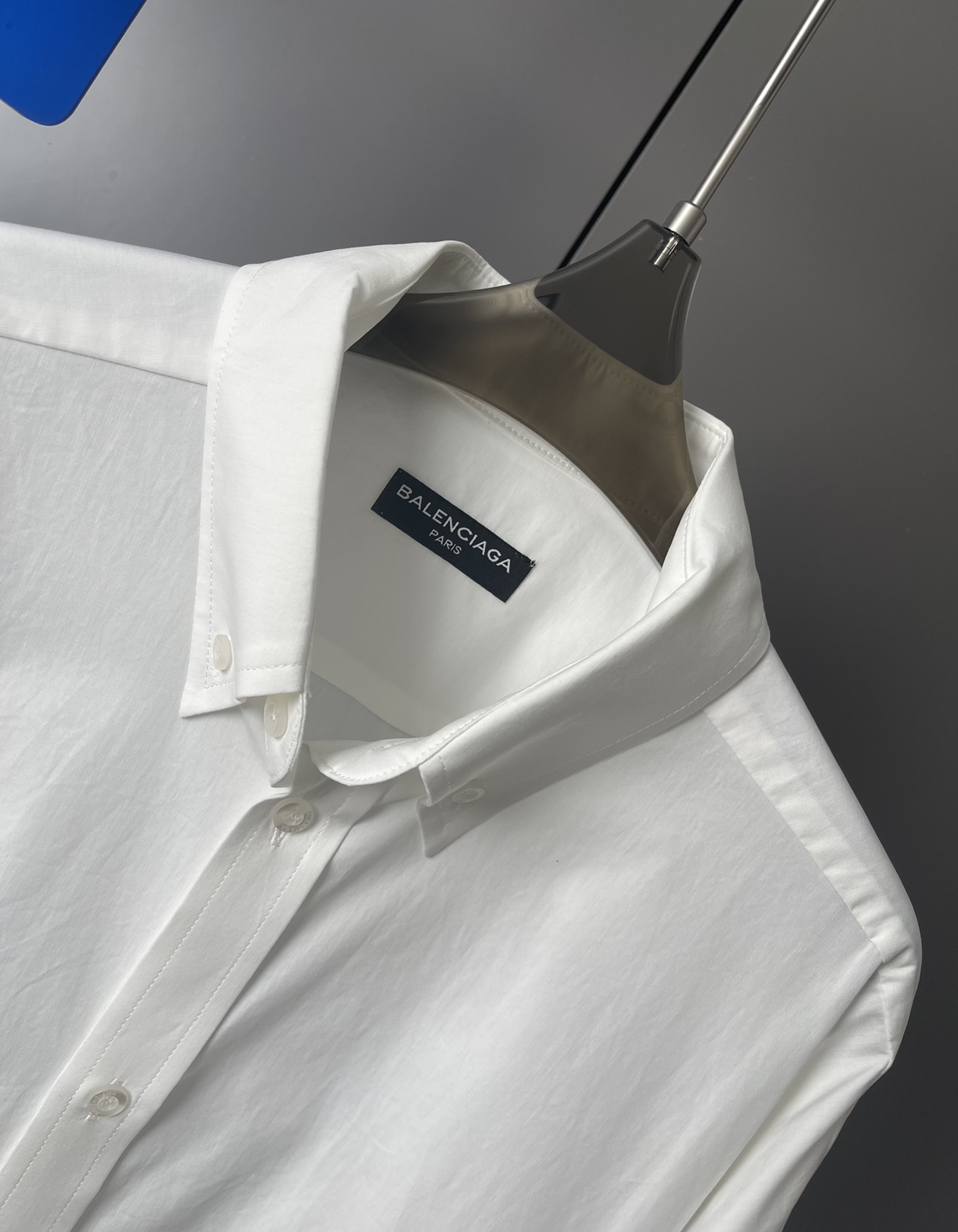 品質保証 定番 着心地が良いバレンシアガ　ホワイトシャツ偽物　刺繍　ゆったり_2