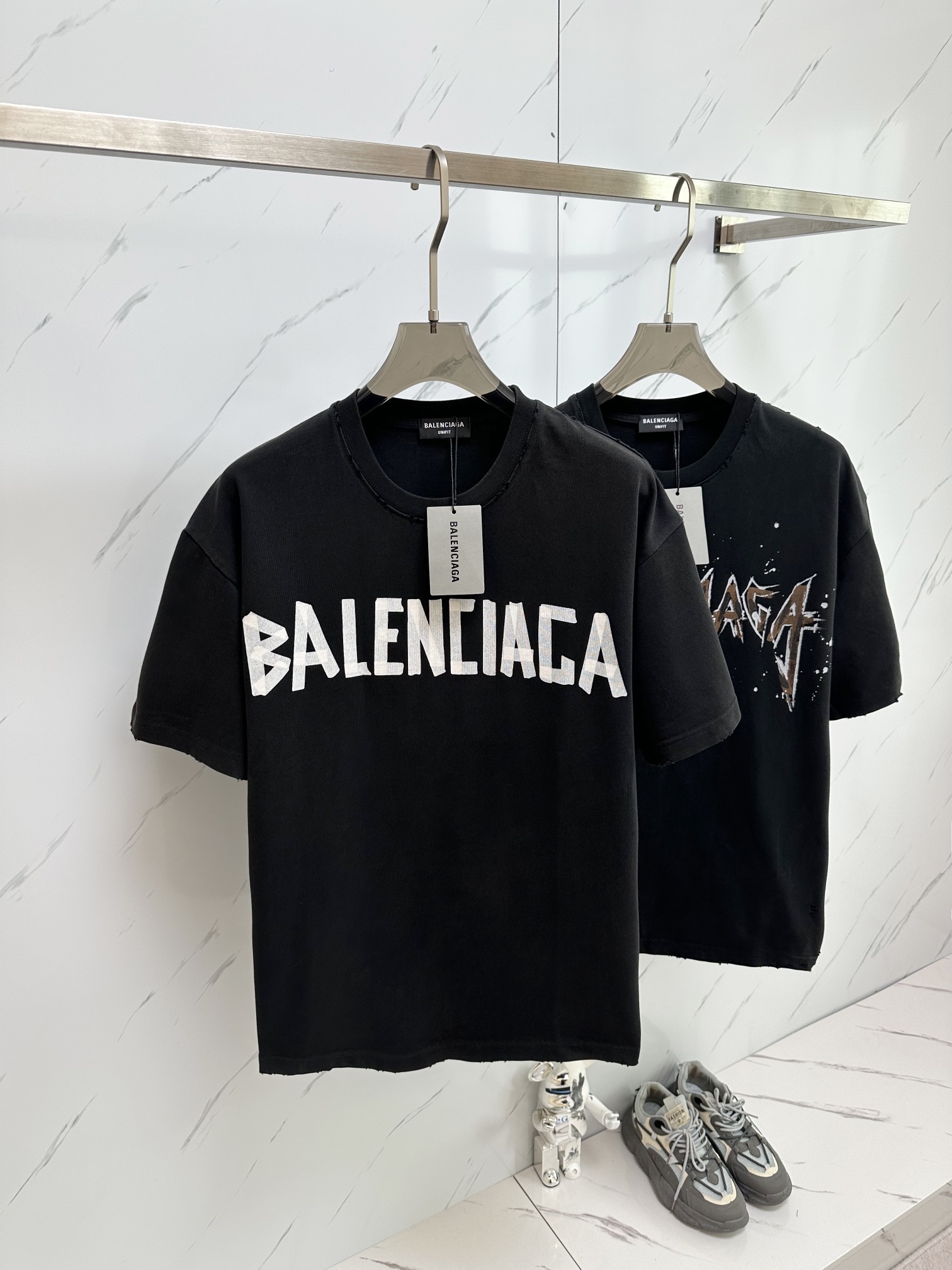 NEW夏の バレンシアガ 半袖tシャツコピー トップス 品質保証 プリント ゆったり 男女兼用 ファッション ブラック_1