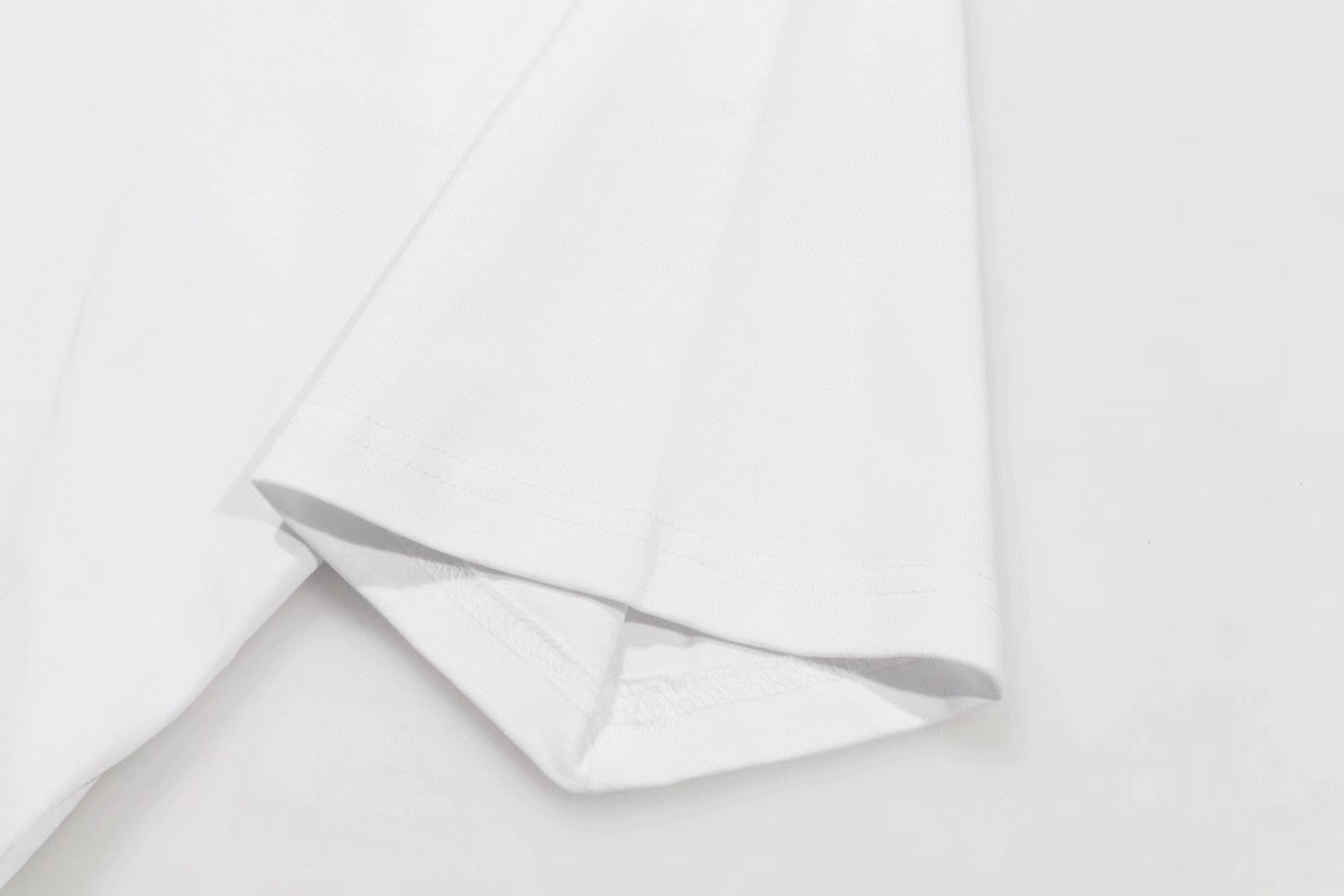 限定セール低価 ジバンシィ ネクタイ激安通販 半袖 純綿tシャツ トップス プリント 品質保証 シンプル 激安品 ホワイト_4