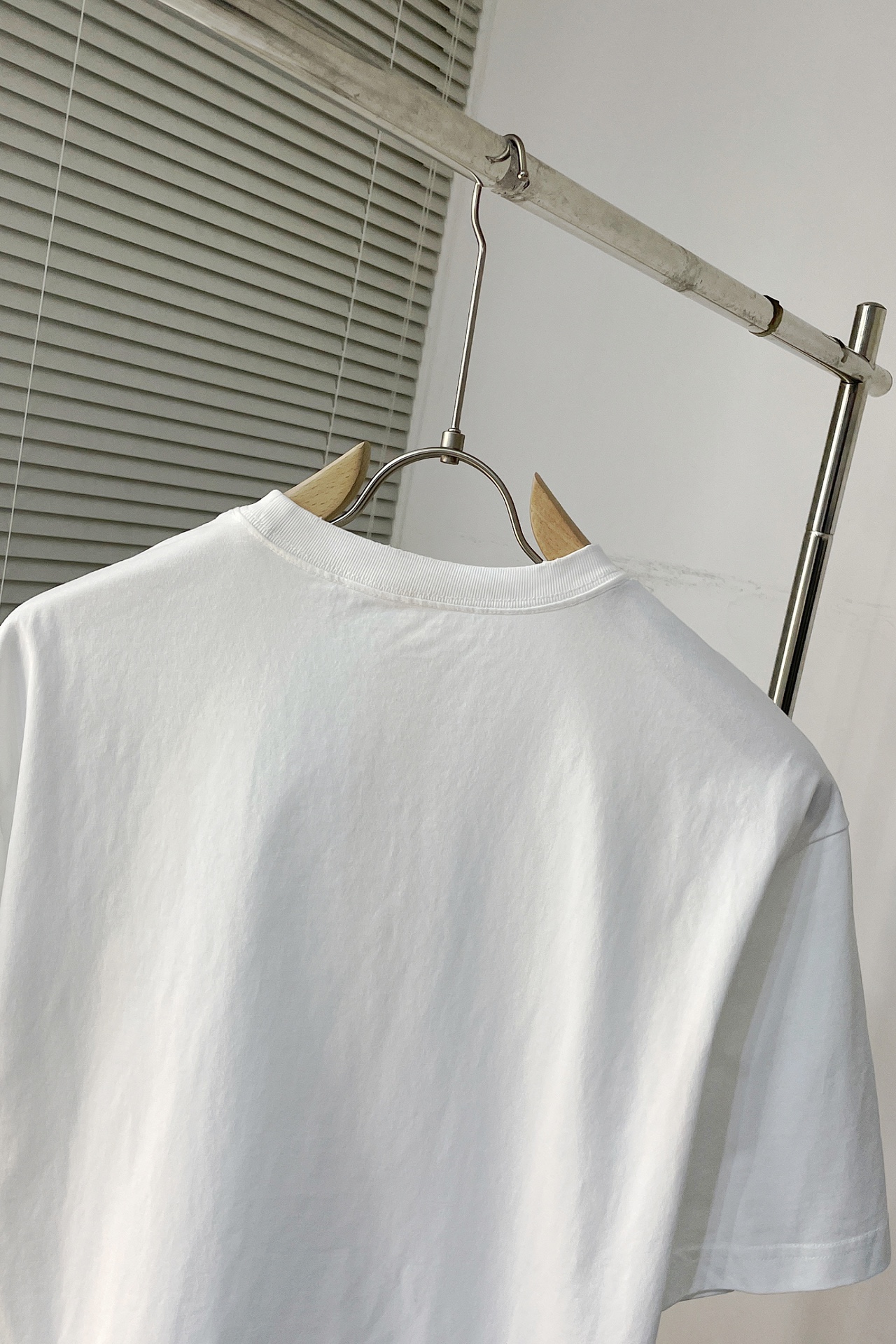クロムハーツtシャツ 公式偽物 トップス 純綿 半袖 高級感に溢れ ゆったり 柔らかい ホワイト_7