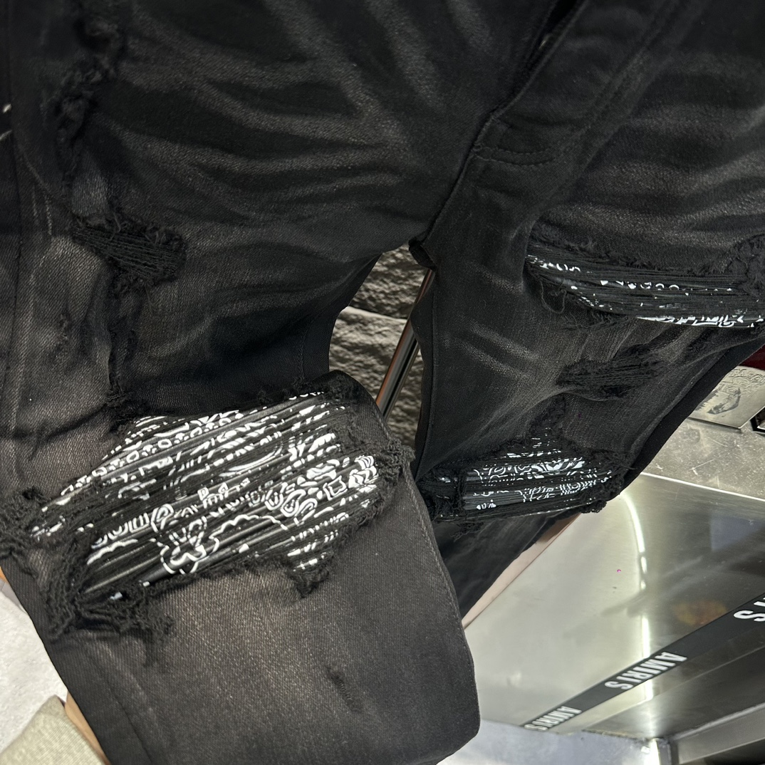 AMIRI 超激レア人気新作 ズボン素材スーパーコピー デニム 通学 ジンーズ パンツ ダメージを施し ブラック_4