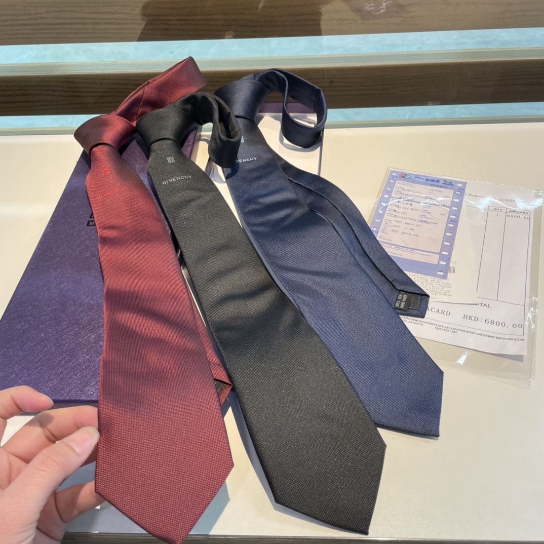 ジバンシーネクタイコピー 洗えるネクタイ 落ち着いたカラー シーンを選ばず使える スーツに映える メンズ 3色可選_1