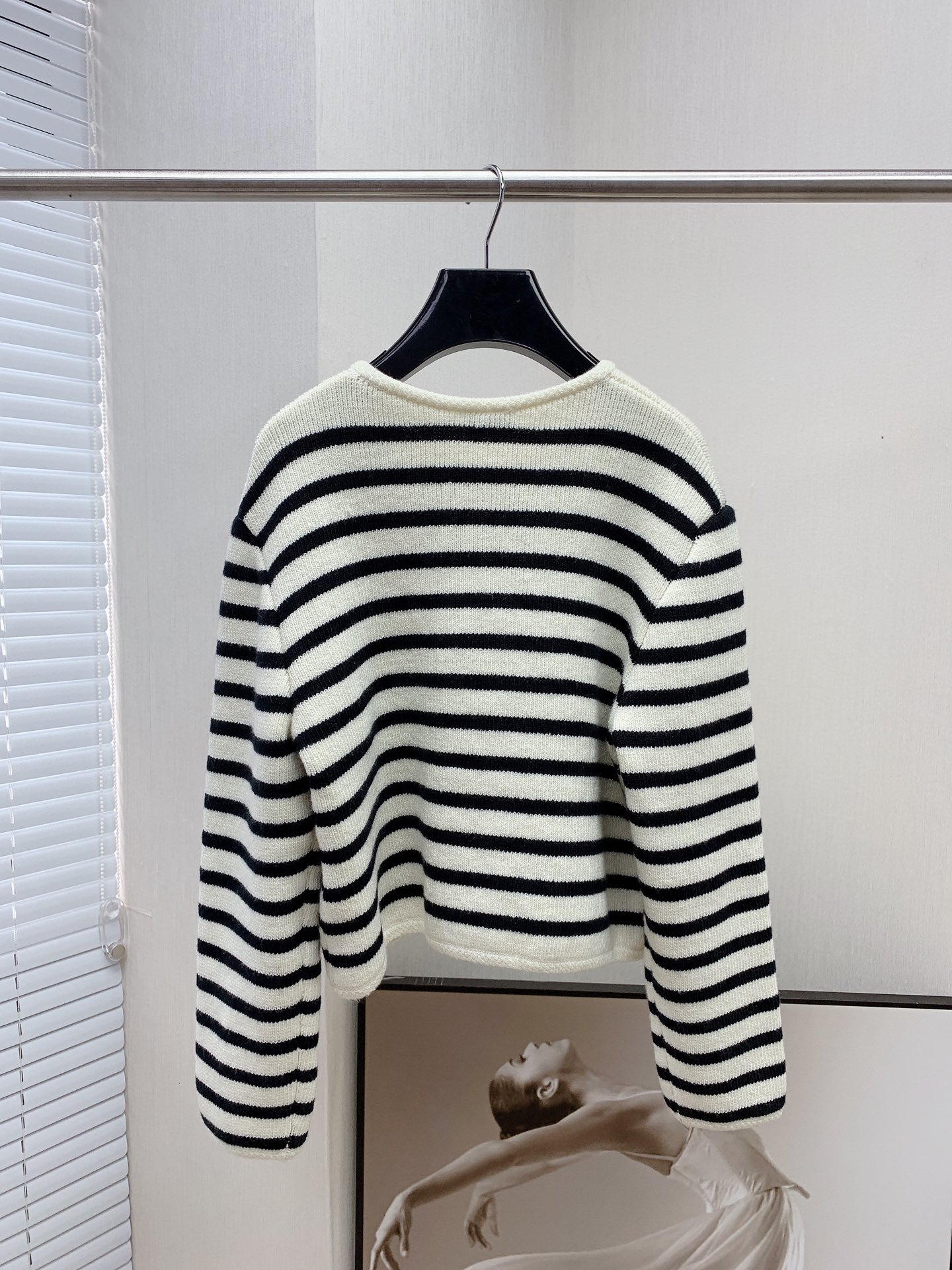セリーヌ セーター偽物 暖かい ニット 長袖 トップス 縞模様 シンプル 人気新作 ファッション ブラック_2