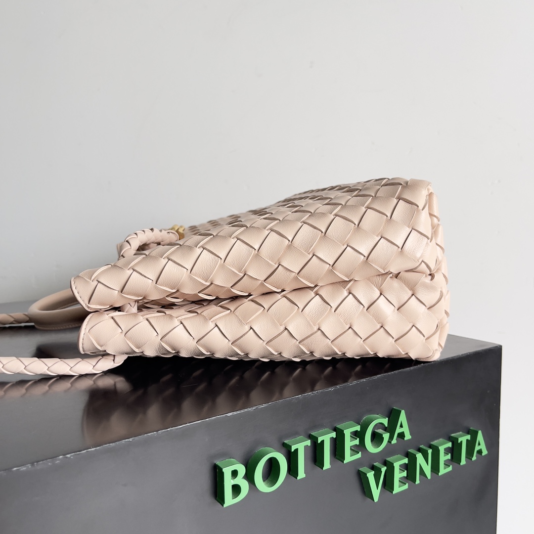 ボッテガヴェネタ クラッチバッグスーパーコピー 持ちバッグ 編み込み要素 通勤 ビジネス 大容量 人気HOT品 調整可 レディース ピンク_3