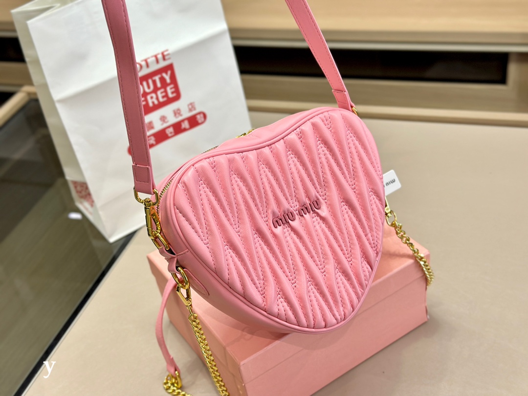 miumiu ナッパ クリスタルスーパーコピー ファッション ハット形 レディース 可愛いバッグ 柔らかい ピンク_1