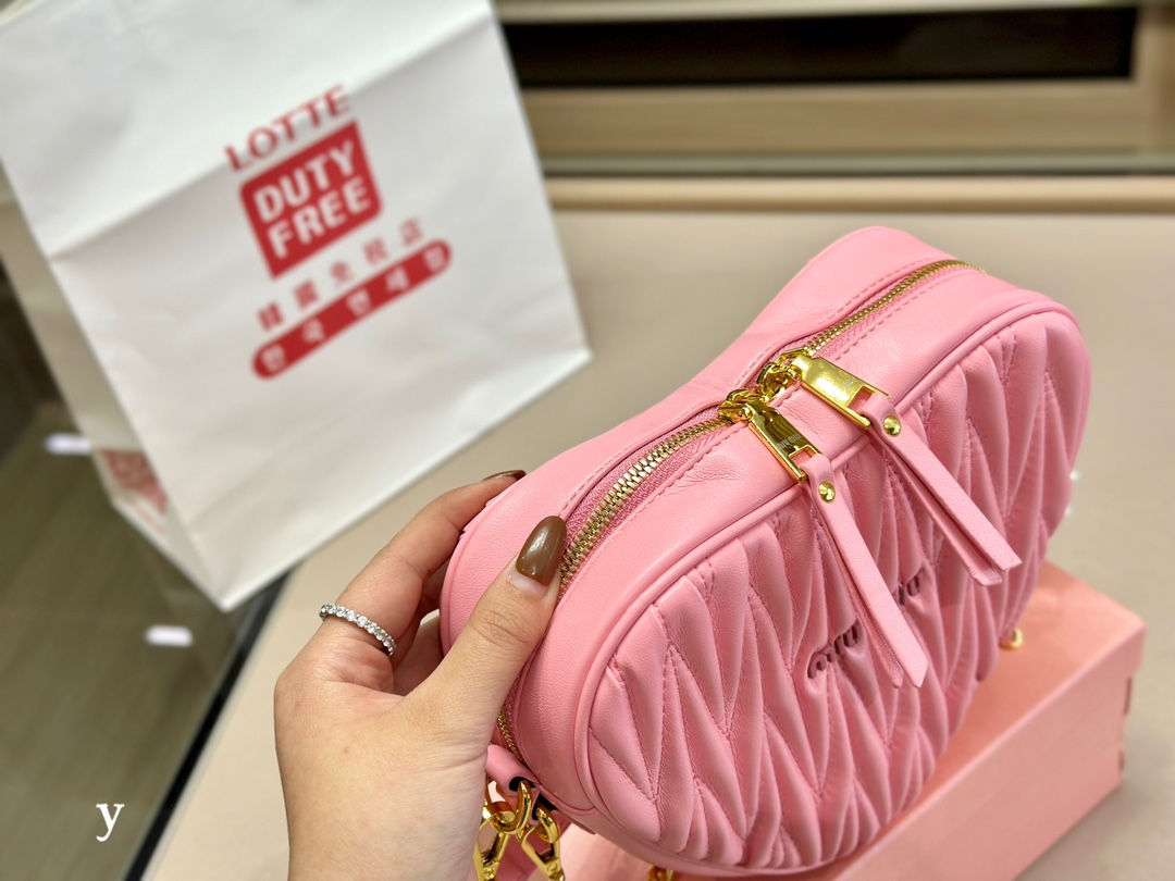 miumiu ナッパ クリスタルスーパーコピー ファッション ハット形 レディース 可愛いバッグ 柔らかい ピンク_4