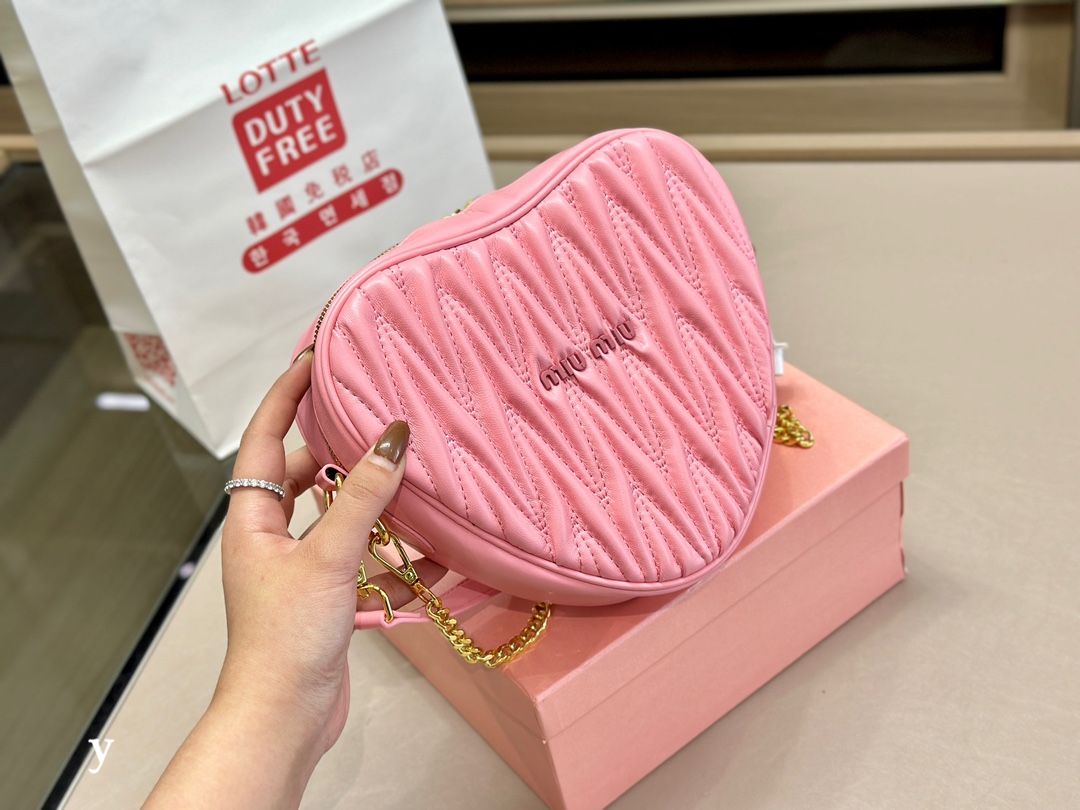 miumiu ナッパ クリスタルスーパーコピー ファッション ハット形 レディース 可愛いバッグ 柔らかい ピンク_6