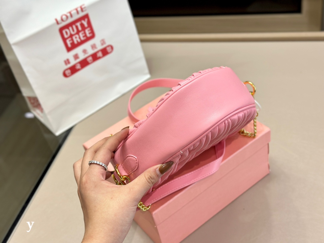 miumiu ナッパ クリスタルスーパーコピー ファッション ハット形 レディース 可愛いバッグ 柔らかい ピンク_9