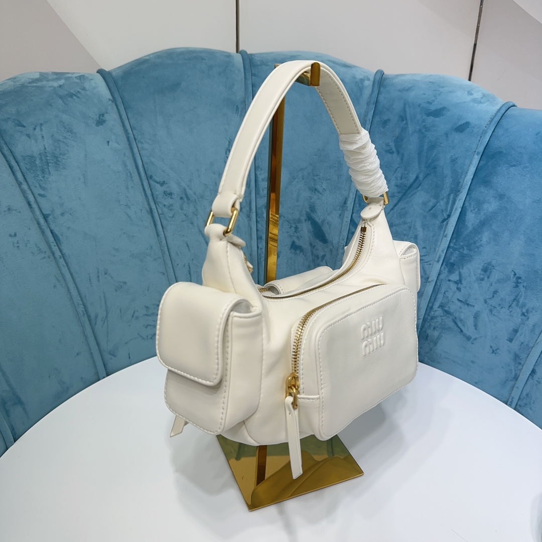 ミュウ ミュウ の バッグ激安通販 ファッション 斜め掛けバッグ 持ちバッグ レザー 最新品 シンプル ホワイト_3