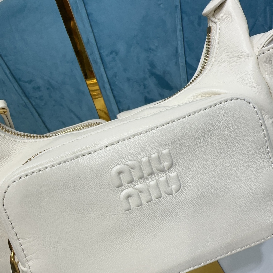 ミュウ ミュウ の バッグ激安通販 ファッション 斜め掛けバッグ 持ちバッグ レザー 最新品 シンプル ホワイト_4
