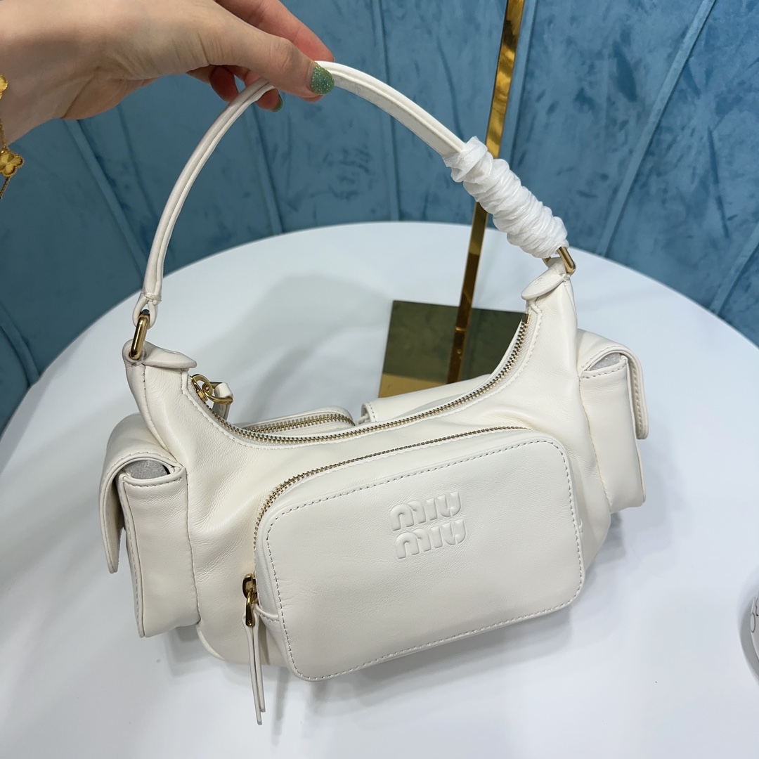 ミュウ ミュウ の バッグ激安通販 ファッション 斜め掛けバッグ 持ちバッグ レザー 最新品 シンプル ホワイト_6