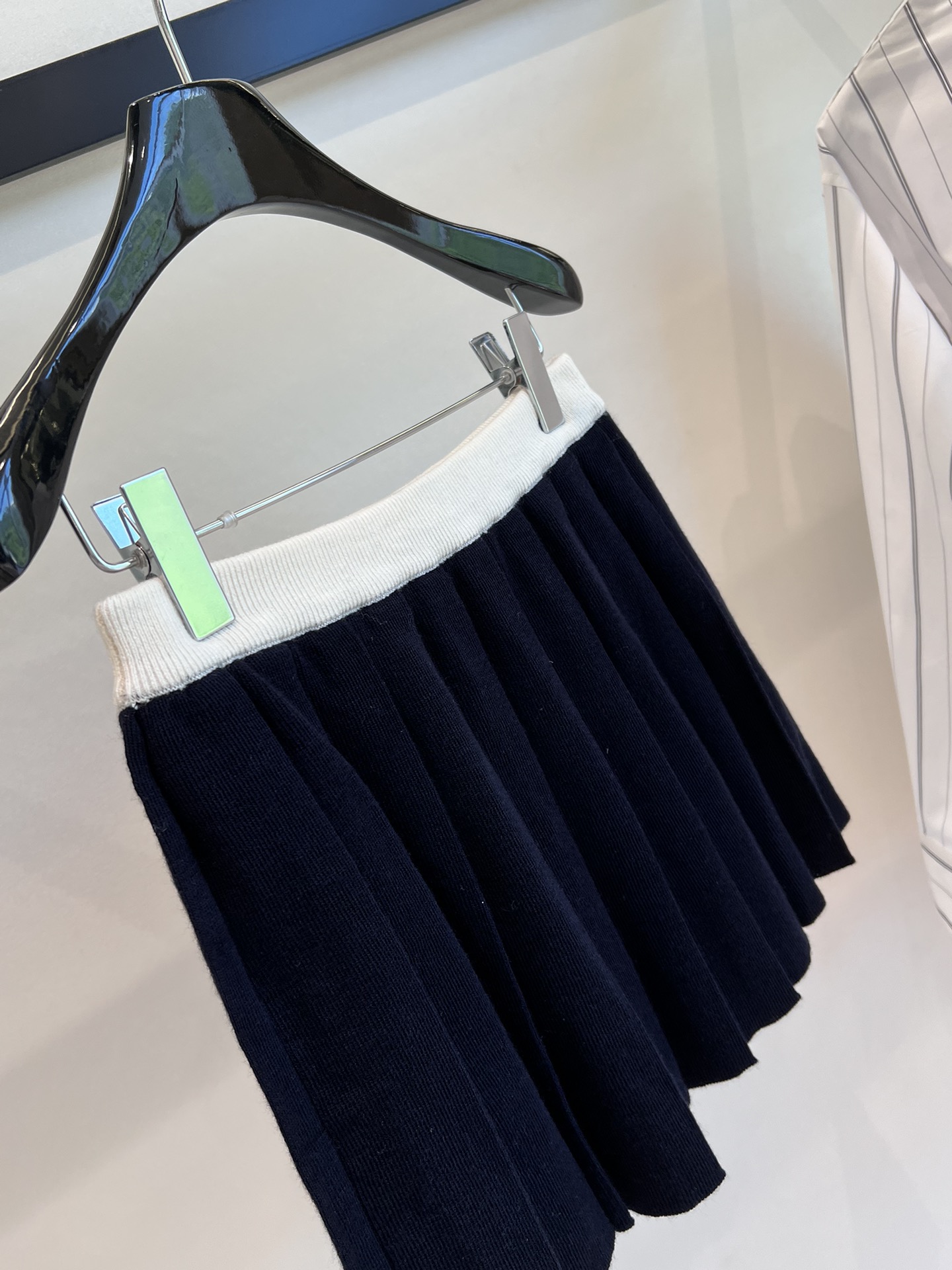 miu miu スカート偽物 HOT品質保証 柔らかい レディース シンプル ウール製 ファッション ブラック_4