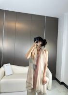ロエベ スカーフ シルクＮ級品 優雅 暖かい シンプル ファッション 柔らかい シルク 人気販売 品質保証豊富なオ 薄いピンク