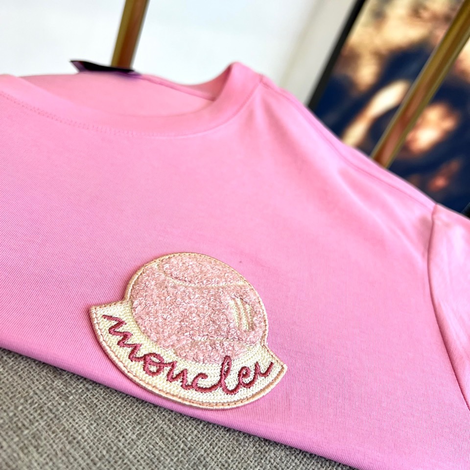 人気定番可愛い モンクレールtシャツ値段コピー 純綿 トップス 春夏 メンズ ロゴ刺繡 シンプル ピンク_4
