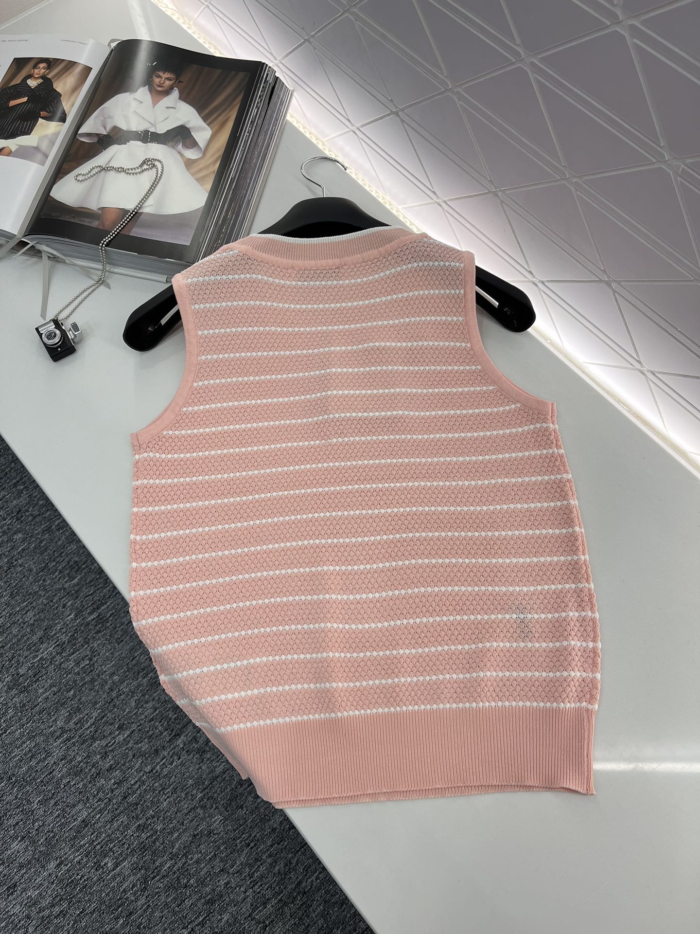 ディオール セーター レディースコピー トップス 無袖 シンプル ニット 通気性いい 縞模様 ファッション ピンク_2