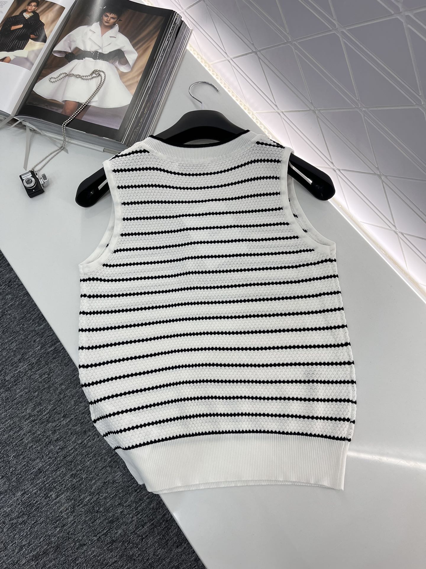 ディオール セーター メンズスーパーコピー トップス 無袖 シンプル ニット 通気性いい 縞模様 ファッション ホワイト_2
